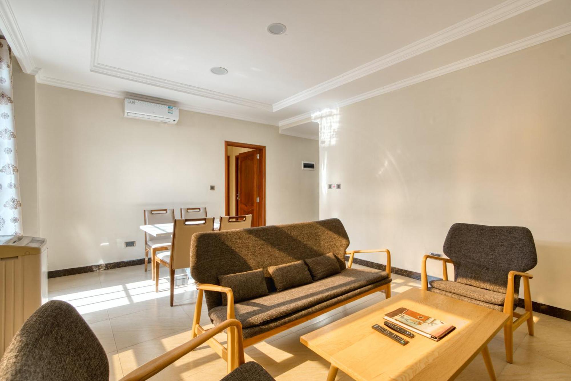 Kibo Palace Apartments Arusha Room photo