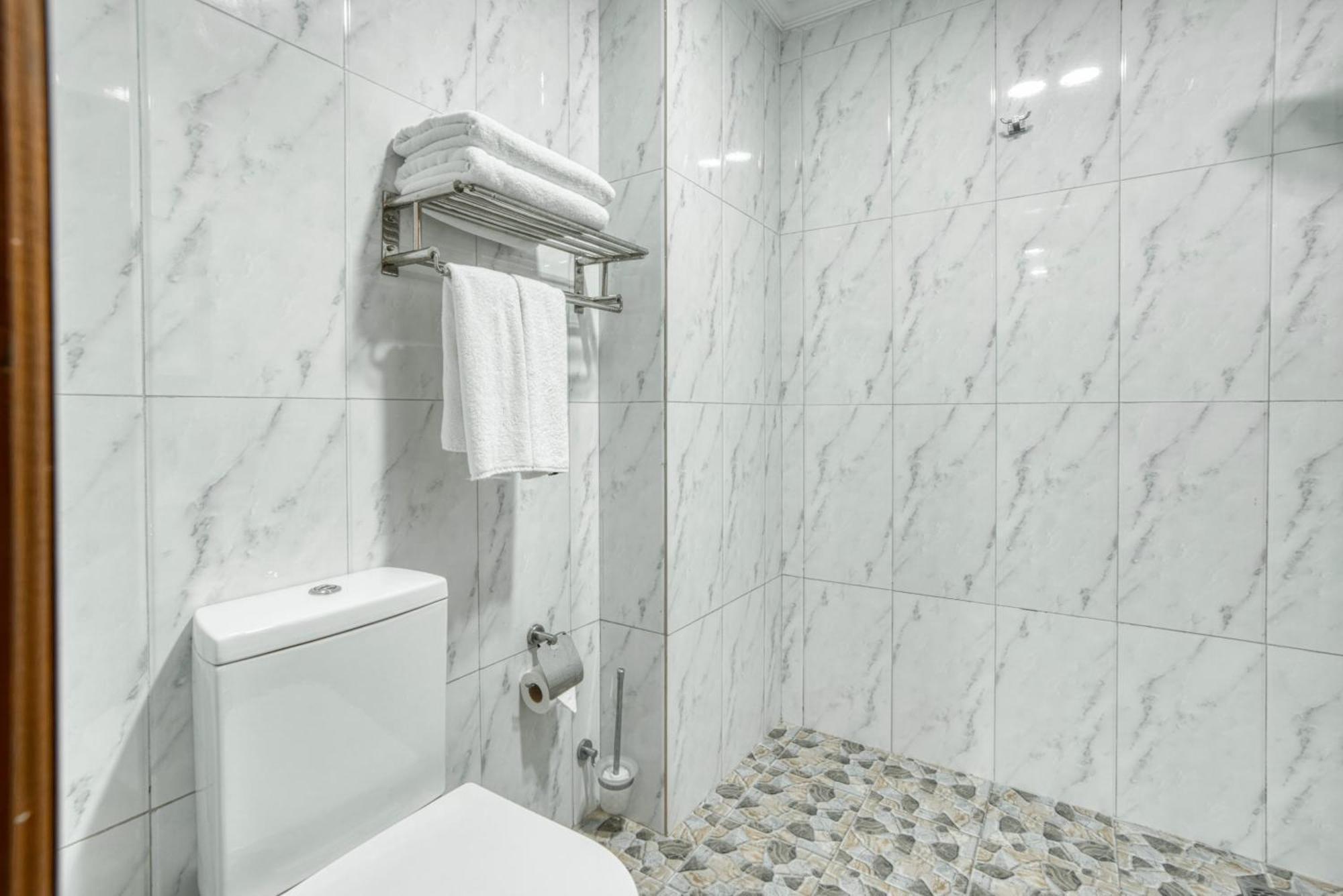 Kibo Palace Apartments Arusha Room photo