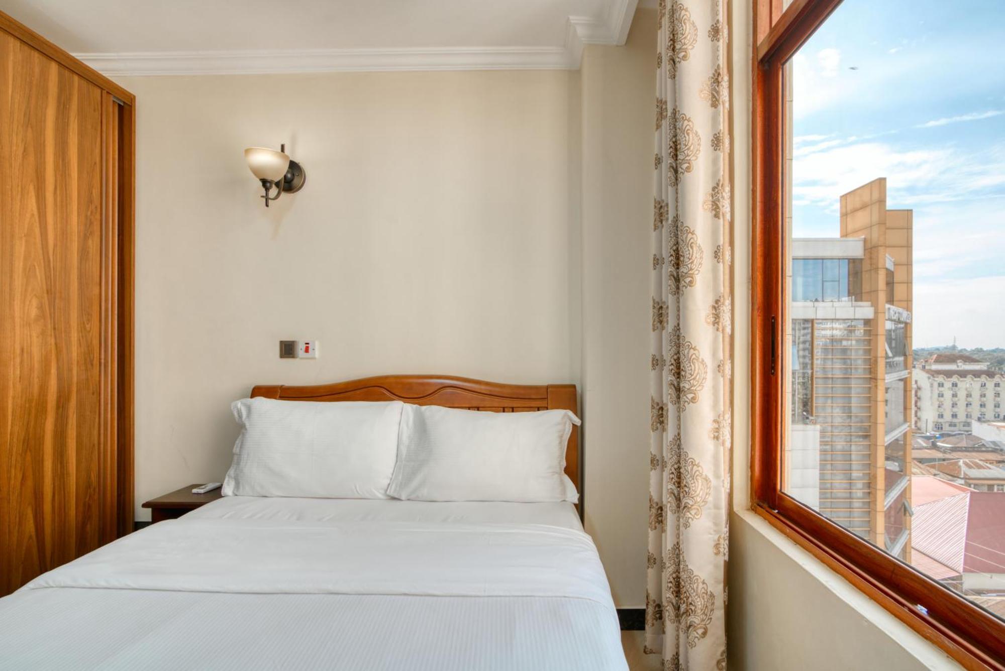 Kibo Palace Apartments Arusha Room photo